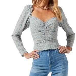 ASTR the label Ruched Long Sleeve Floral Top Small